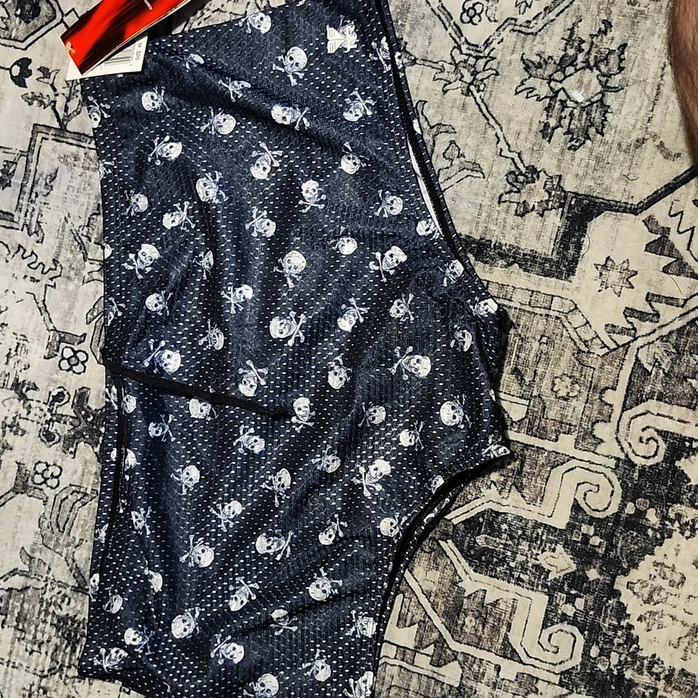 TYR Dark Blue Swim Shorts with Skull Design Dragsuit Trainer